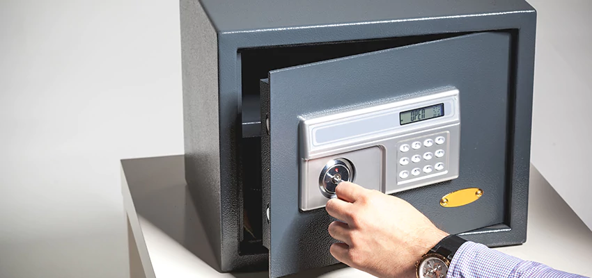 Jewelry Safe Unlocking Service in Sanford, Florida